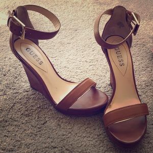 Guess tan wedges